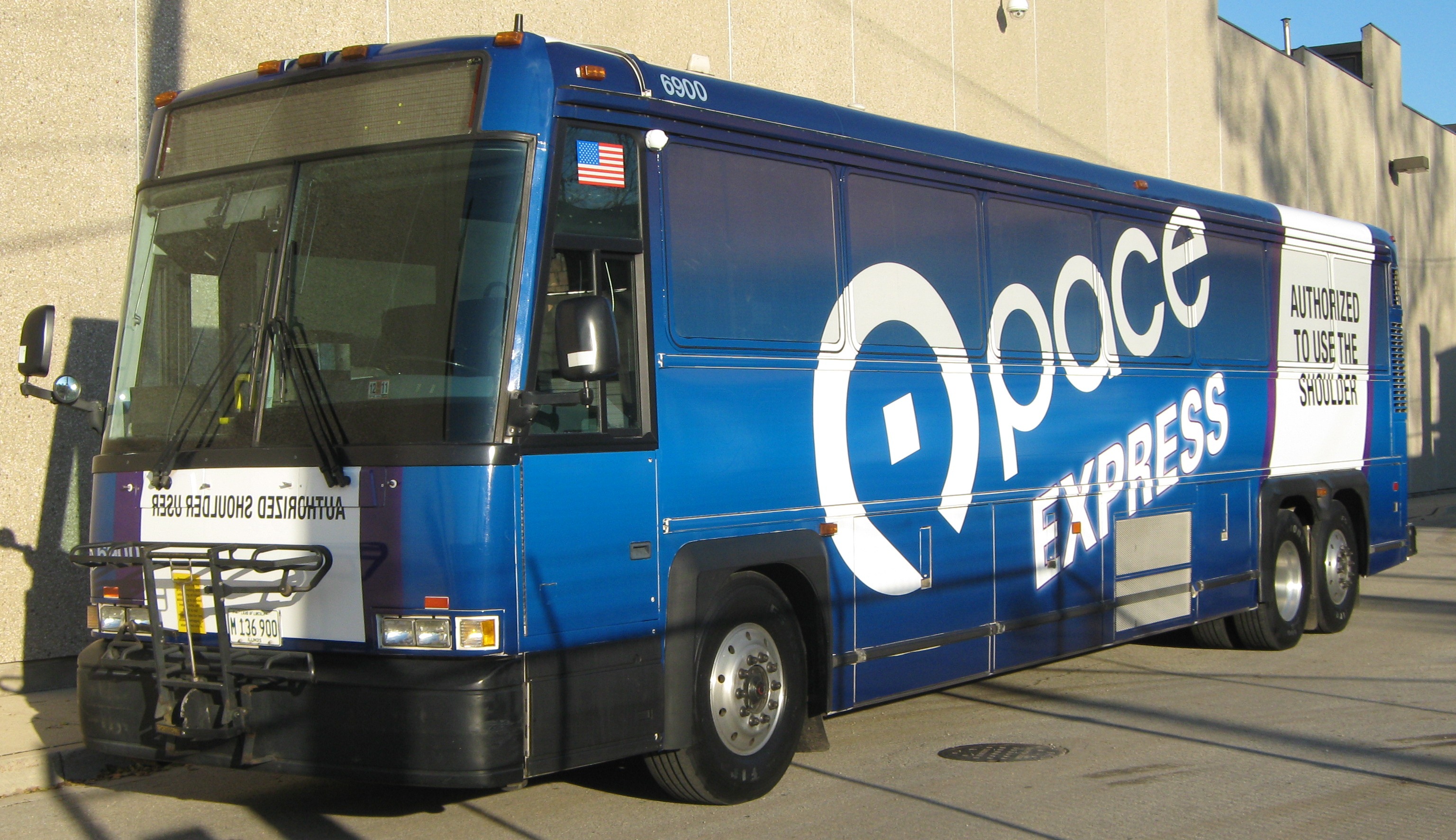 P1.2 Pace Express bus
